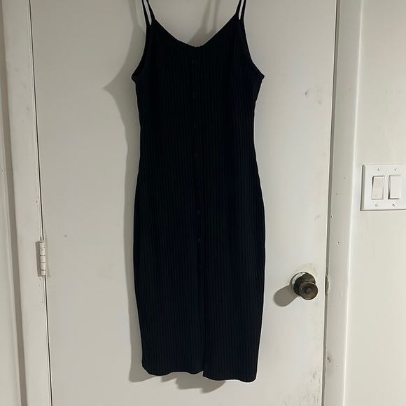 Black Dress - Picture 2 of 3